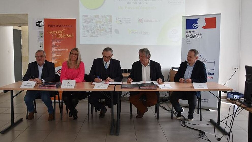 Signature de la convention-cadre Petites Villes de demain