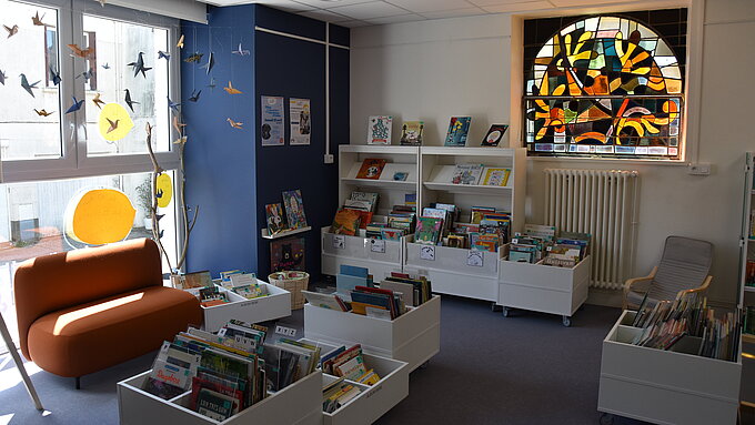 Espace jeunesse à la bibliothèque d'Oudon