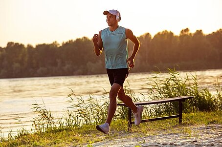 Coureur sur les bords du Lac de Vioreau