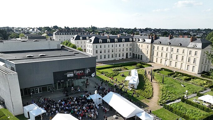 Vue aérienne du festival Harpes au Max à Ancenis-Saint-Géréon